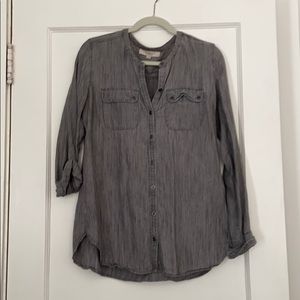 Long sleeve light shirt